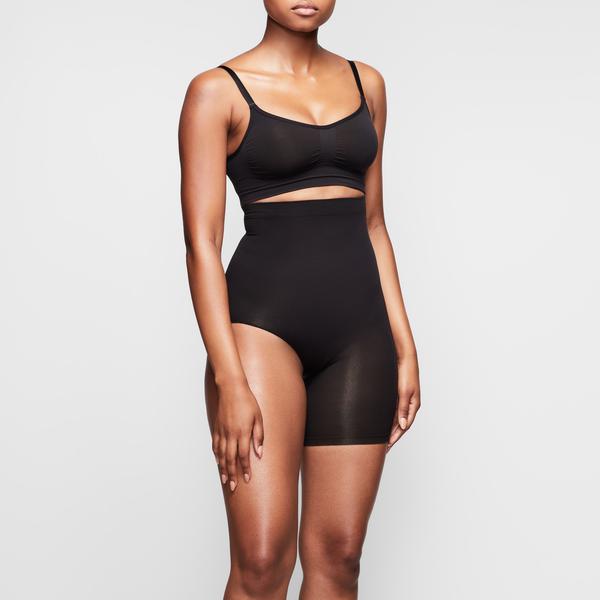 Skims SOLUTION SHORT #2 One Leg Shapewear Zwart | LJX-615320