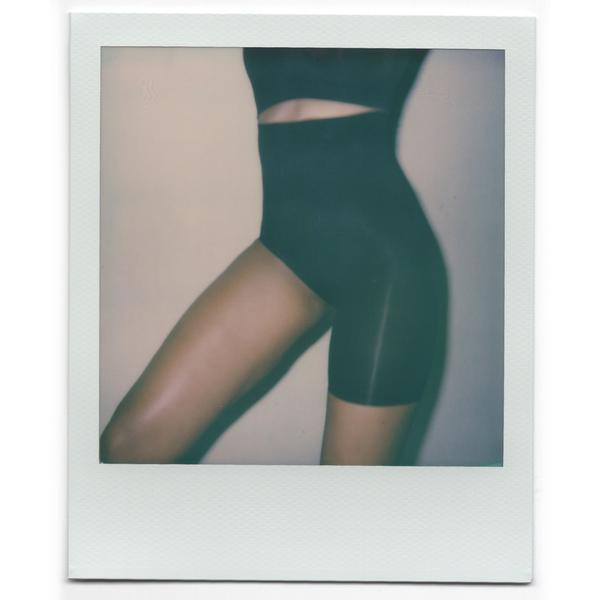 Skims SOLUTION SHORT #2 One Leg Shapewear Zwart | LJX-615320