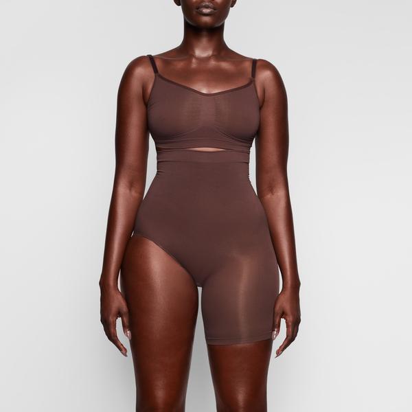 Skims SOLUTION SHORT #2 One Leg Shapewear Chocola | YAM-940318