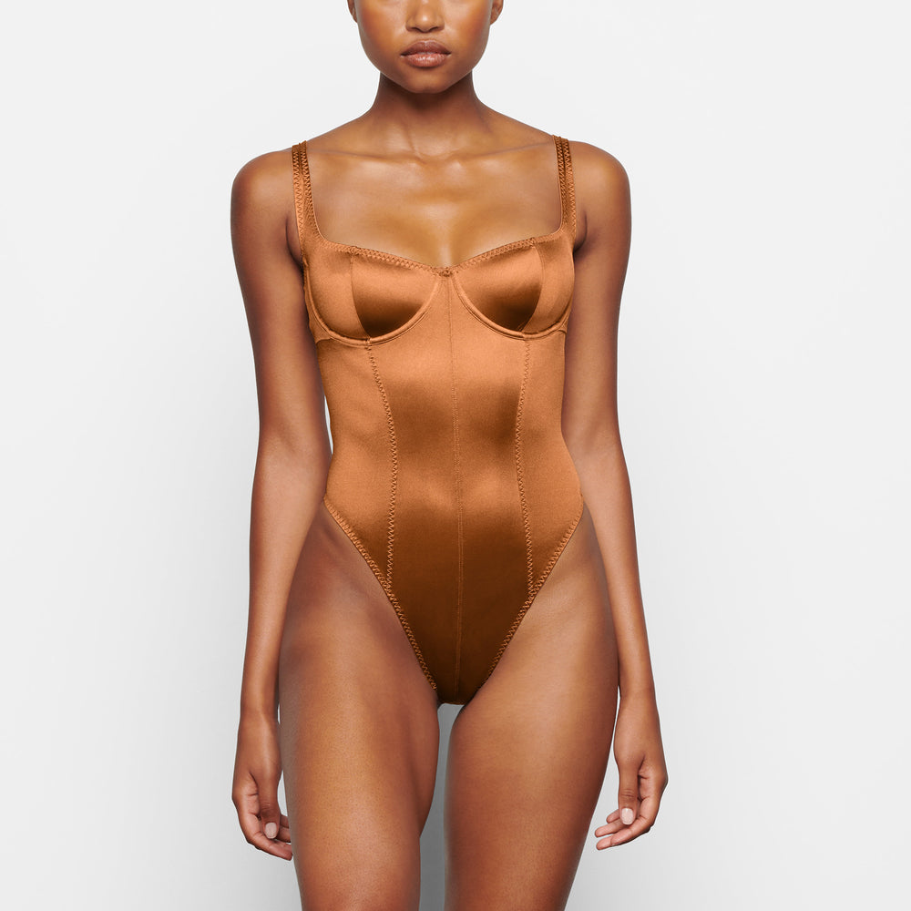 Skims STRETCH SATIN Stretch Satin Bodysuit Abrikoos | OPE-058374