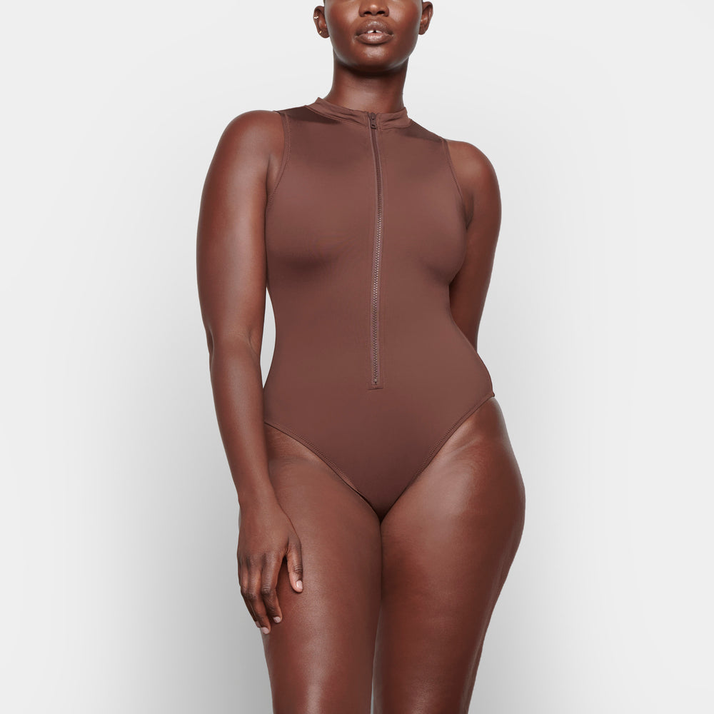 Skims SWIM ZIP FRONT SLEEVELESS One Piece Chocola | IKE-642197