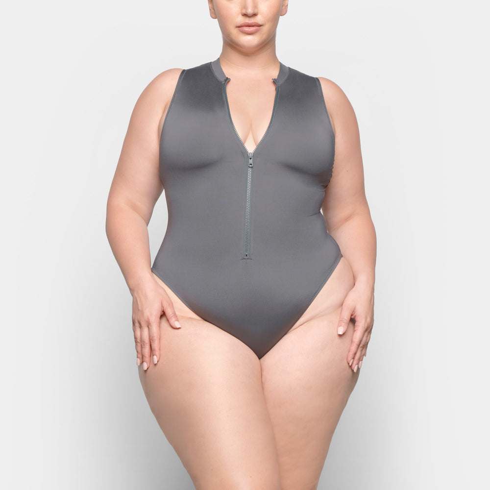 Skims SWIM ZIP FRONT SLEEVELESS One Piece Diepgrijs | OYX-642509