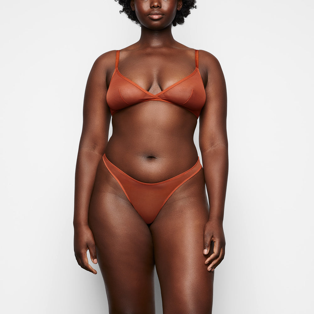 Skims ULTRA FINE MESH TRIANGLE Bralette Bruin | WFU-342719