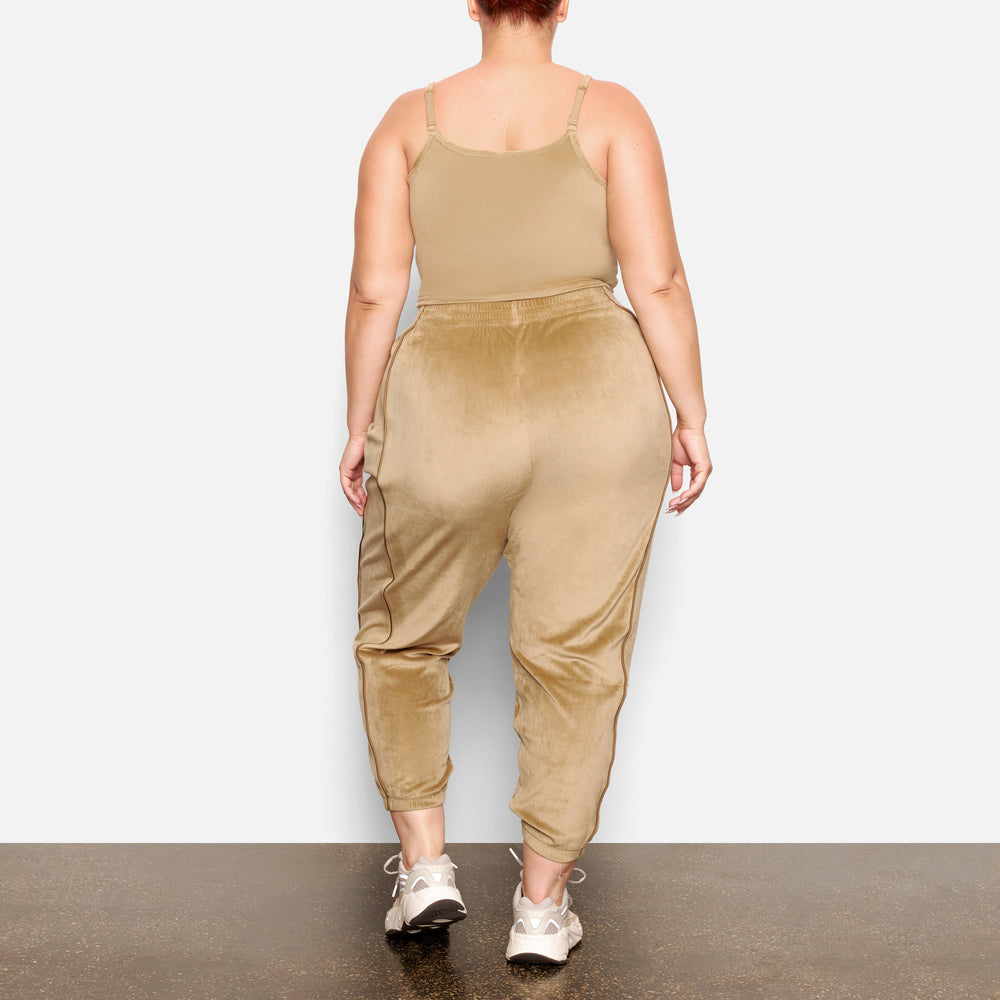 Skims VELOUR OVERSIZED Joggers Goud | PEG-810472
