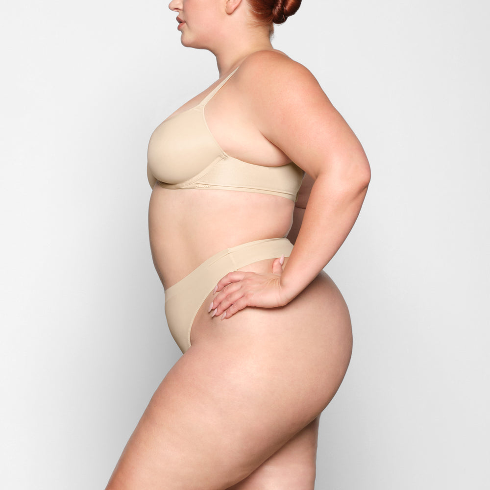 Skims WEIGHTLESS Demi Bra Bruin | IMB-397481