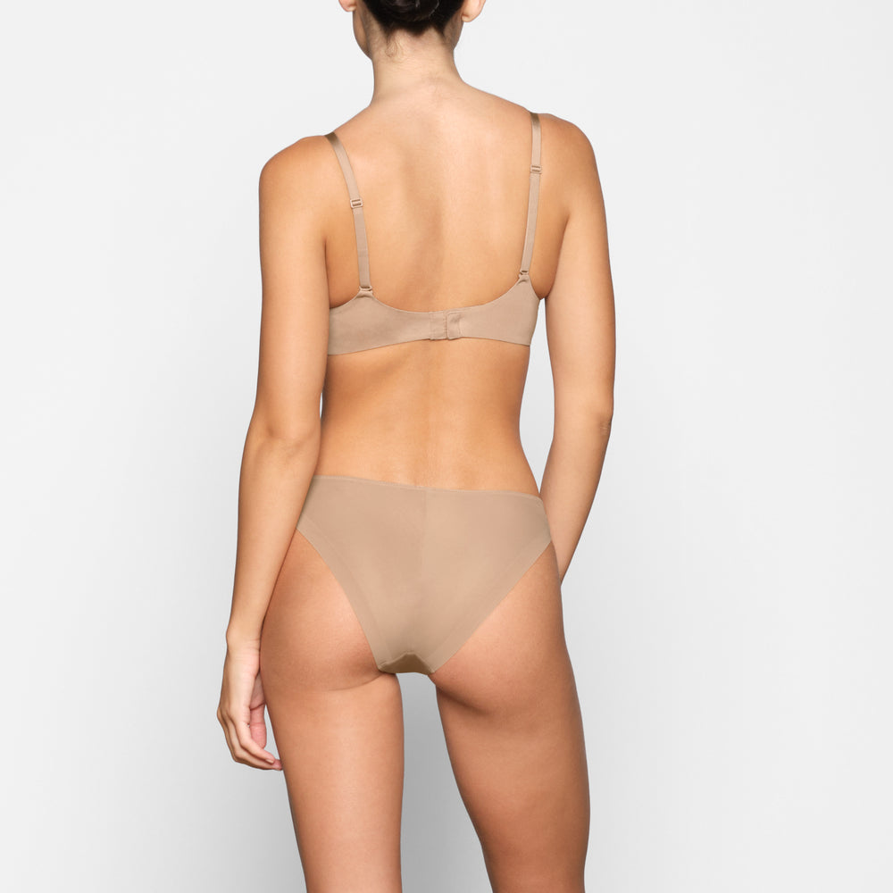 Skims WEIGHTLESS Scoop Neck Bra Beige | GJO-387419