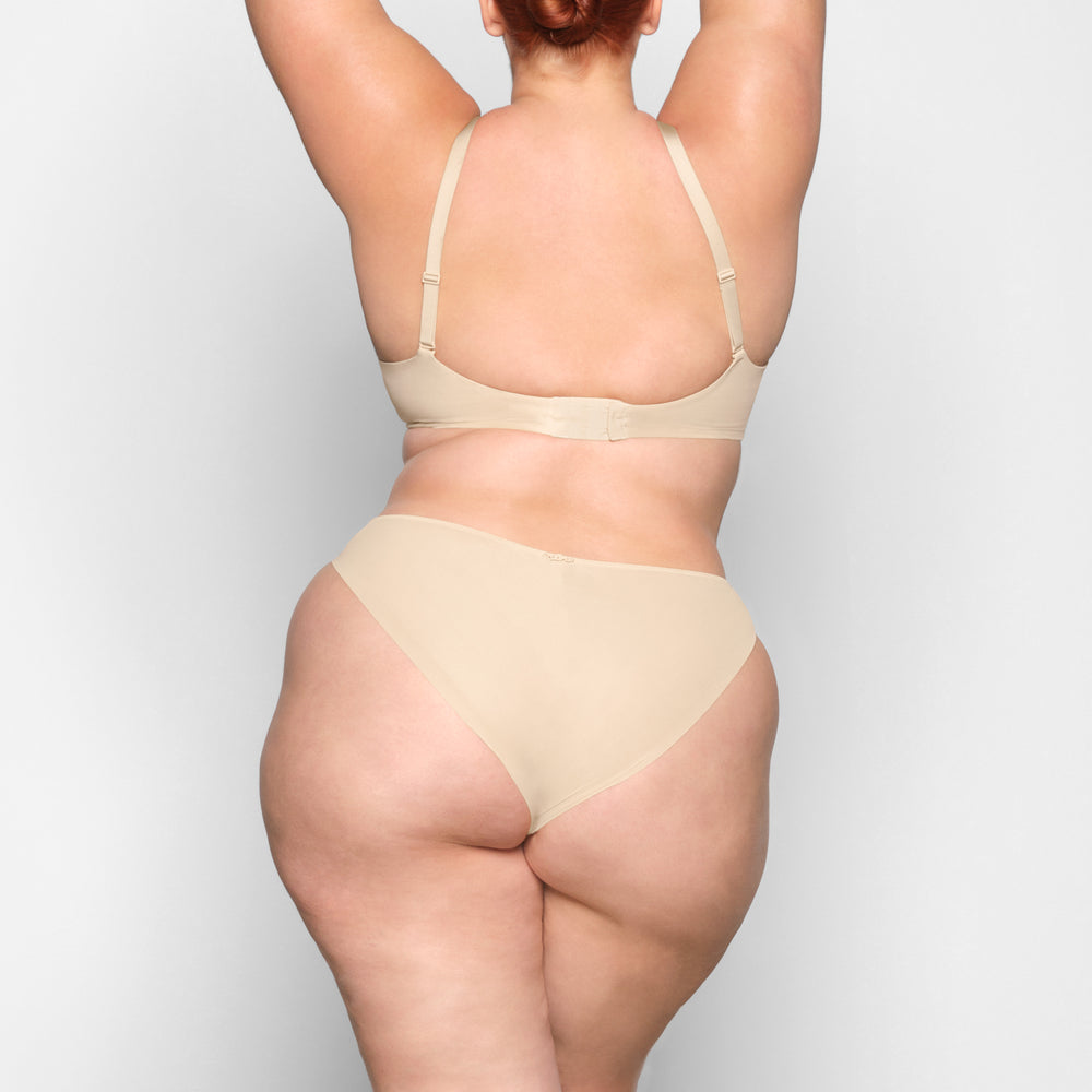 Skims WEIGHTLESS Scoop Neck Bra Bruin | TKN-602451
