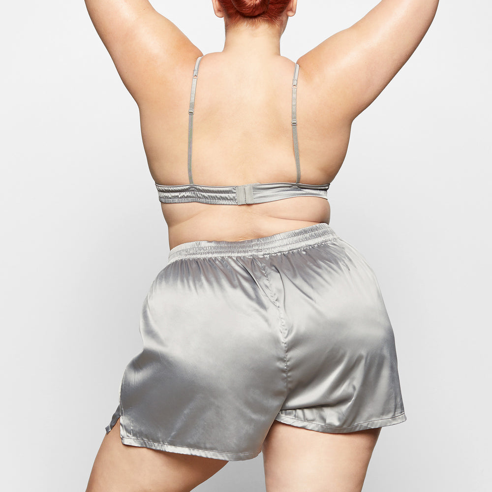 Skims WOVEN SHINE Boxer Shorts Lichtgrijs | ZNU-296147