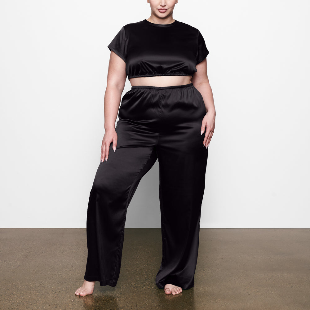 Skims WOVEN SHINE T-shirt Zwart | NWB-350762
