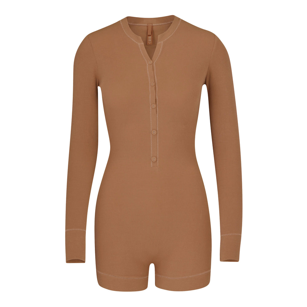 Skims SOFT LOUNGE BUTTON UP HENLEY Onesie Bruin | RBU-461509